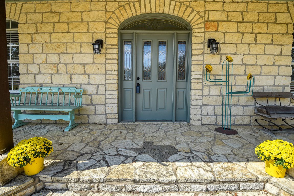 8500 Rosanky Road Waelder, TX 78959 - Photo 13 of 40 a front view of a house