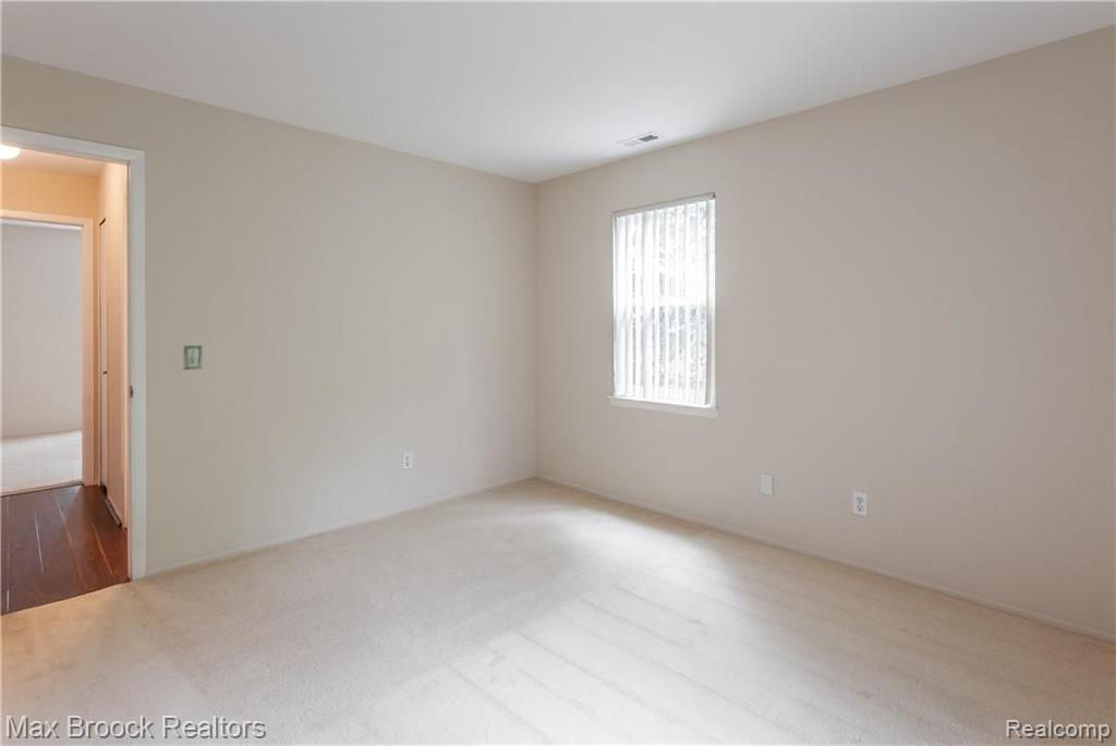 1623 Emerson Circle Rochester, MI 48307 - Photo 15 of 24