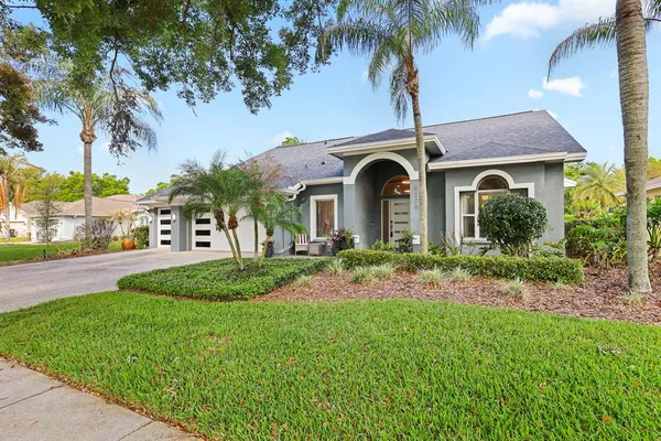 $729,000 | 5208 Laurel Pointe Drive, Valrico, FL 33596