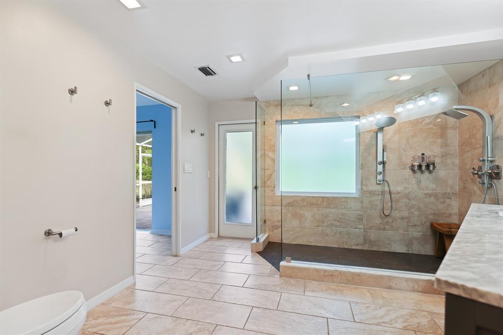 5208 Laurel Pointe Drive Valrico, FL 33596 - Photo 23 of 61
