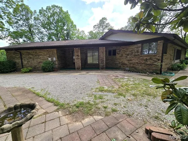 $255,000 | 16043 County Road 624, Dexter, MO 63841