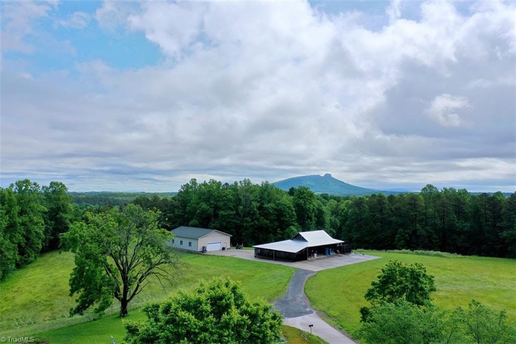 2139 Quaker Church Road Siloam, NC 27047 - Photo 4 of 33