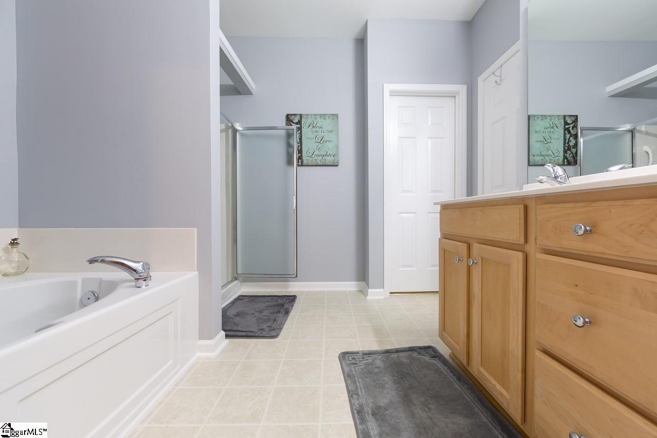 201 Lansfair Way Greenville, SC 29607 - Photo 17 of 36 Gallery Image 17