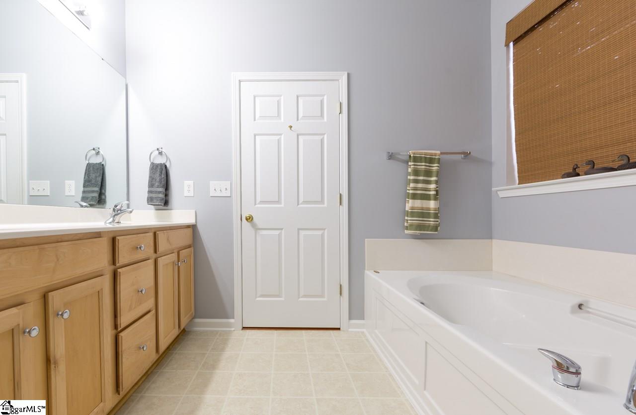 201 Lansfair Way Greenville, SC 29607 - Photo 19 of 36 Gallery Image 19