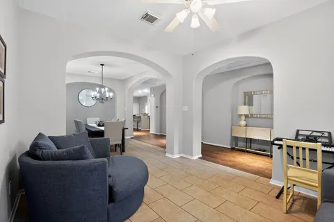 $750,000 | 42 South Crisp Morning Circle, The Woodlands, TX 77382