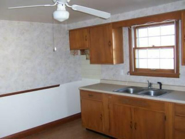 627 East Main Street Butler, IN 46721 - Photo 4 of 8