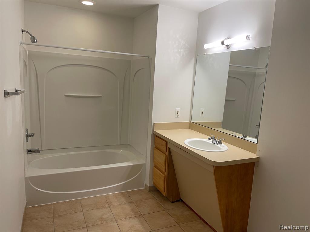 1125 Eureka Road, Unit 101 Wyandotte, MI 48192 - Photo 13 of 13