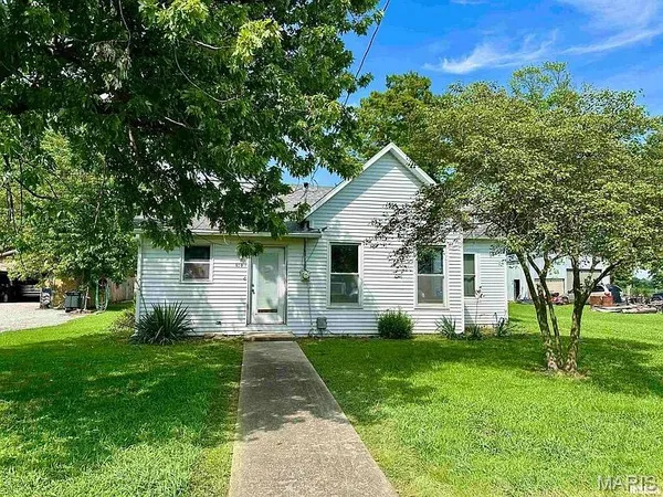 $44,500 | 414 East Monroe Avenue, Farina, IL 62838