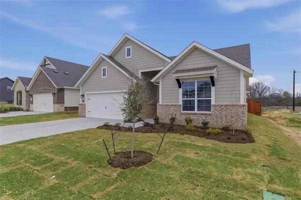 $374,900 | 1253 Sabine River Lane, Springtown, TX 76082