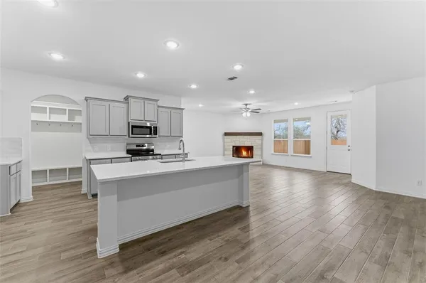 $374,900 | 1253 Sabine River Lane, Springtown, TX 76082