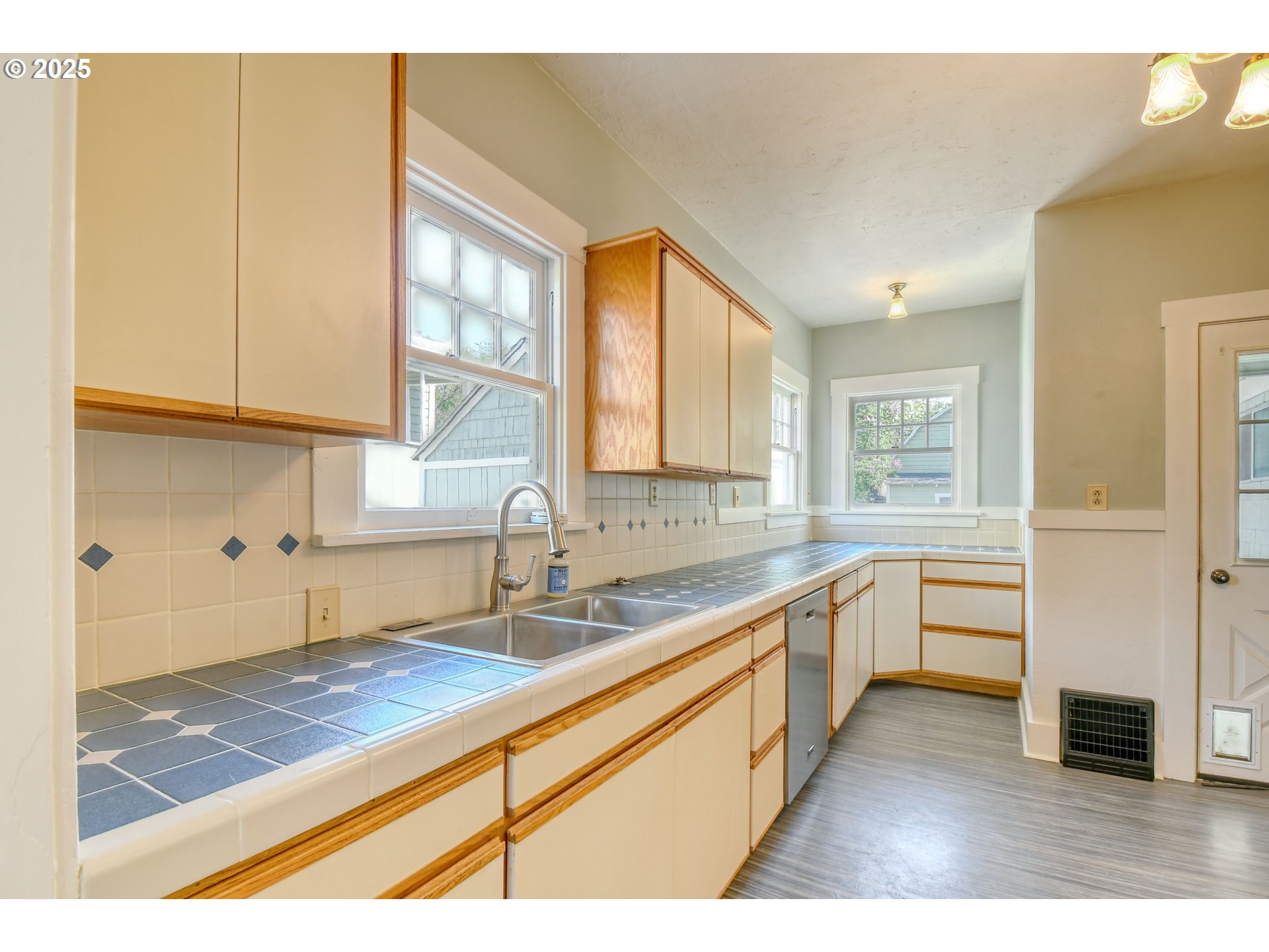 210 Northwest 7th Street Pendleton, OR 97801 - Photo 12 of 27 Gallery Image 12
