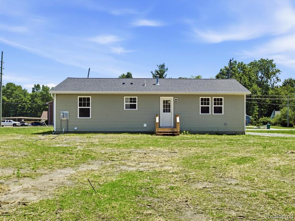 2941 Beach Road Port Huron, MI 48060 - Photo 5 of 30 Gallery Image 5
