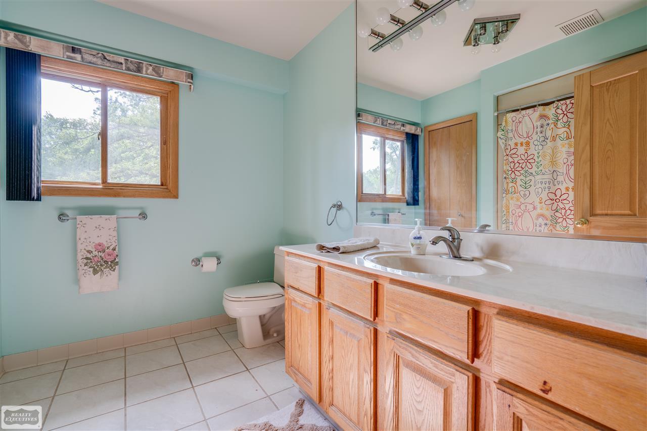 53885 Foss Road Macomb, MI 48042 - Photo 29 of 44 31394071-28.JPG