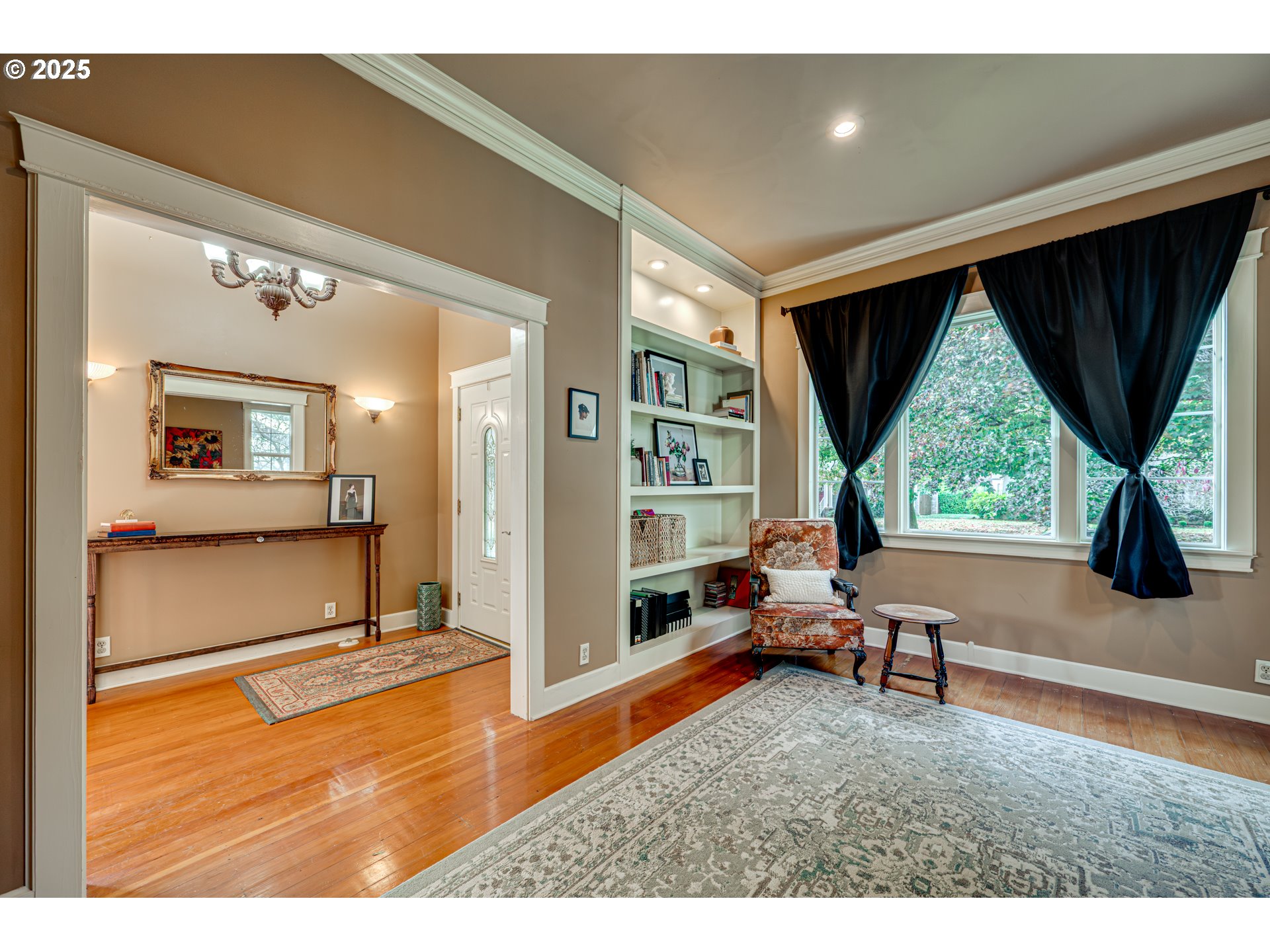 1626 21st Avenue Longview, WA 98632 - Photo 15 of 42 a living room with a large window
