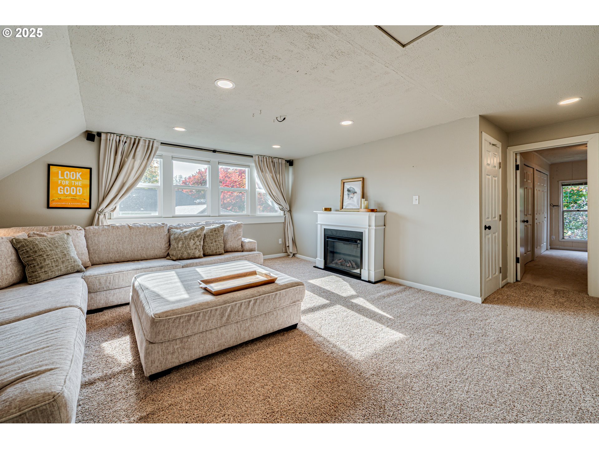 1626 21st Avenue Longview, WA 98632 - Photo 23 of 42 a living room with furniture and a fireplace