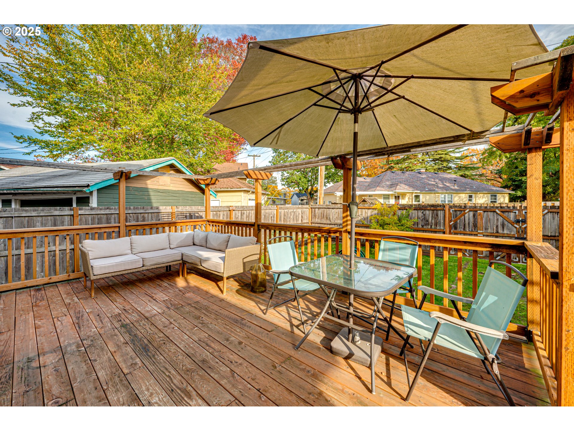 1626 21st Avenue Longview, WA 98632 - Photo 34 of 42 a balcony with table and chairs