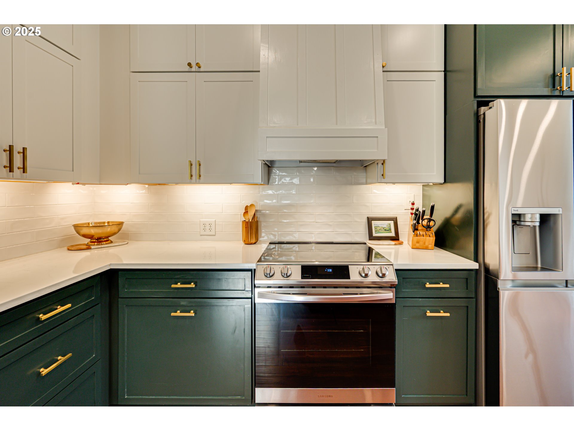 1626 21st Avenue Longview, WA 98632 - Photo 6 of 42 a kitchen with a sink a stove and refrigerator