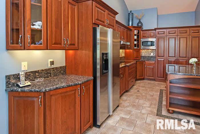 6395 Eagle Ridge Road Bettendorf, IA 52722 - Photo 11 of 24 Gallery Image 11