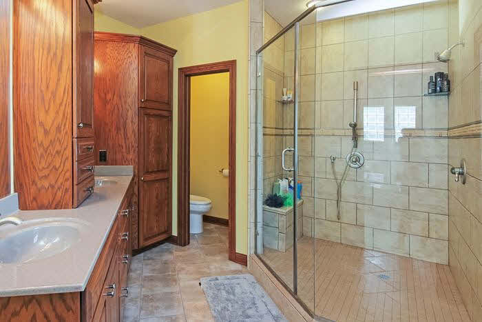 6395 Eagle Ridge Road Bettendorf, IA 52722 - Photo 18 of 24 Gallery Image 18