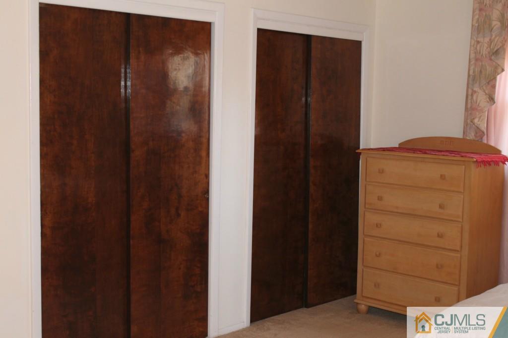 10 Greenwich Road Edison, NJ 08820 - Photo 15 of 25