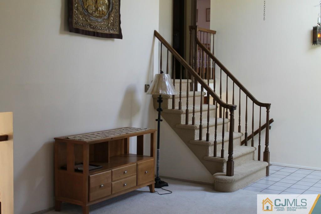 10 Greenwich Road Edison, NJ 08820 - Photo 3 of 25 a view of entryway and hall