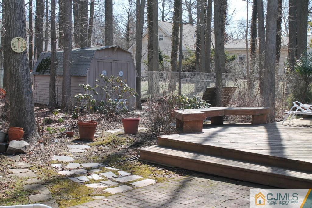 10 Greenwich Road Edison, NJ 08820 - Photo 23 of 25 a outdoor view with a sitting space
