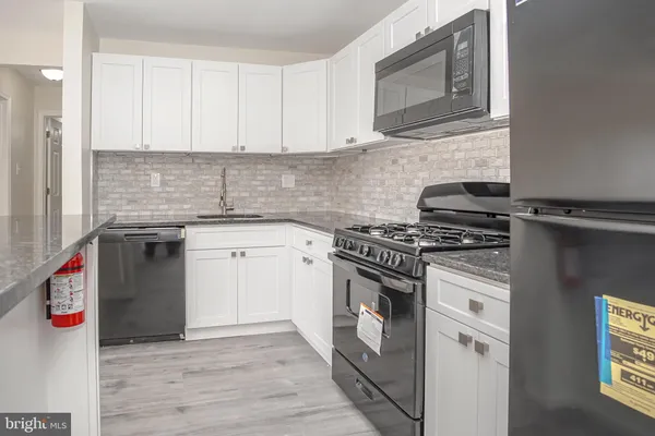 $1,425 | 300 Broadway, Unit B3, Westville, NJ 08093