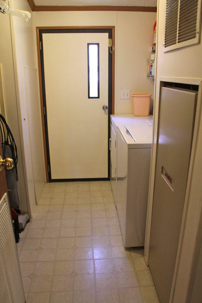 1084 Treasure Lane Blue Ridge, VA 24064 - Photo 31 of 37 a utility room with dryer and washer