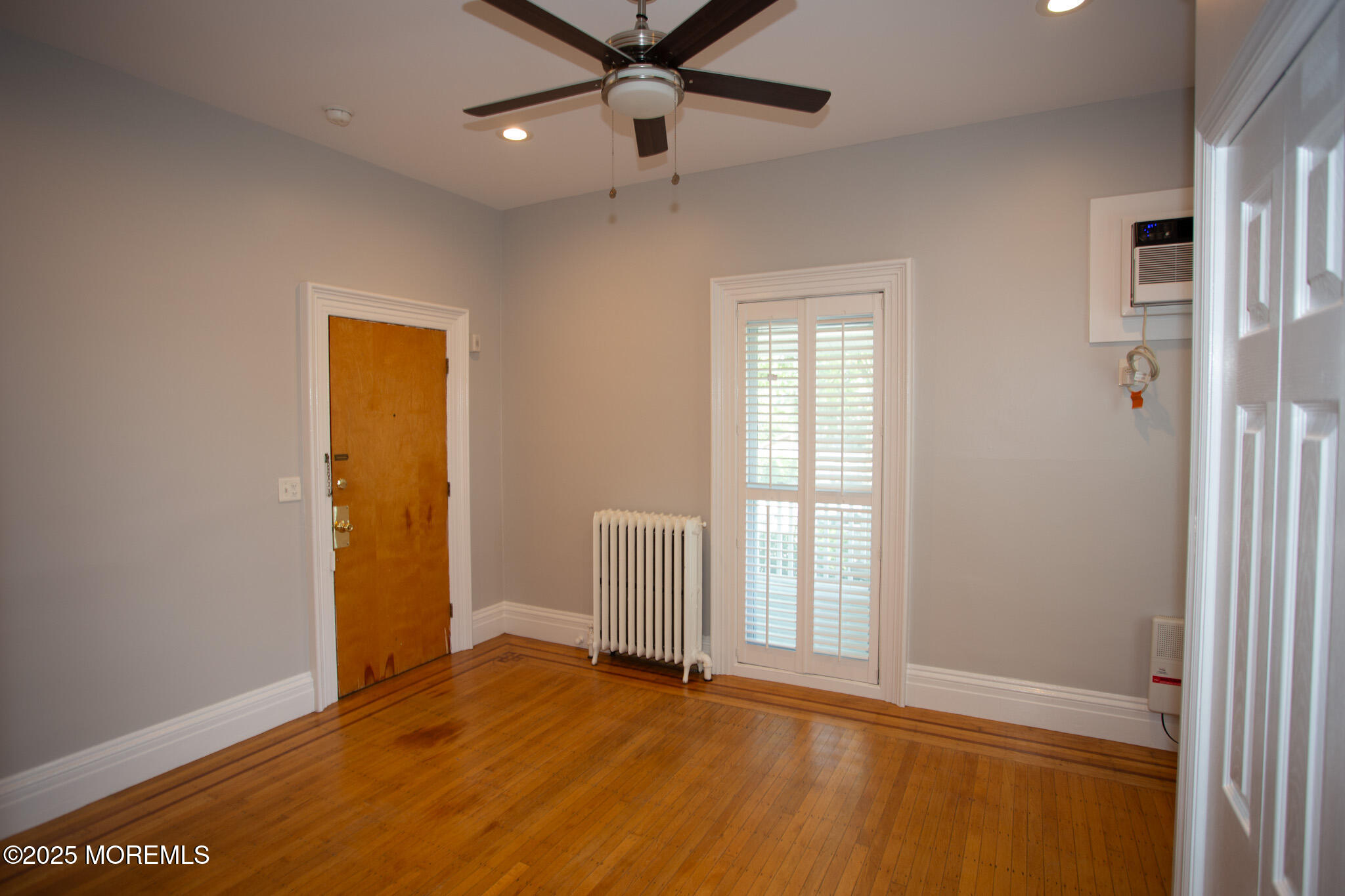6 3rd Avenue, Unit 2 Atlantic Highlands, NJ 07716 - Photo 4 of 7 IMG_5660