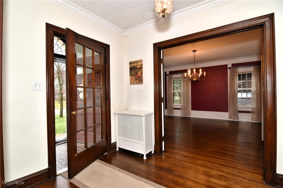 3053 Huntington Road Cleveland, OH 44120 - Photo 4 of 50