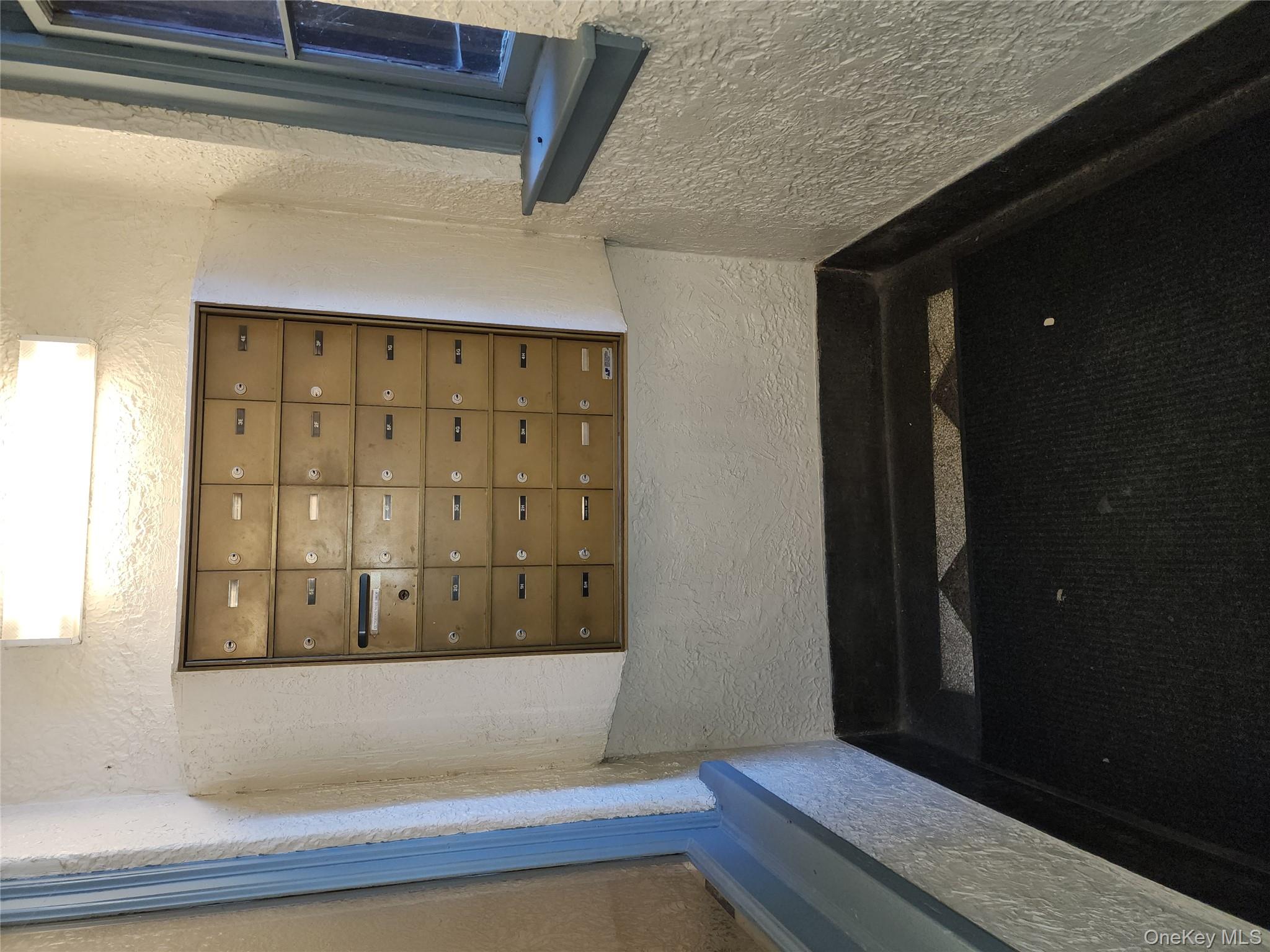 673 Locust Street, Unit 1G Mount Vernon, NY 10552 - Photo 2 of 8 Entry mailboxes