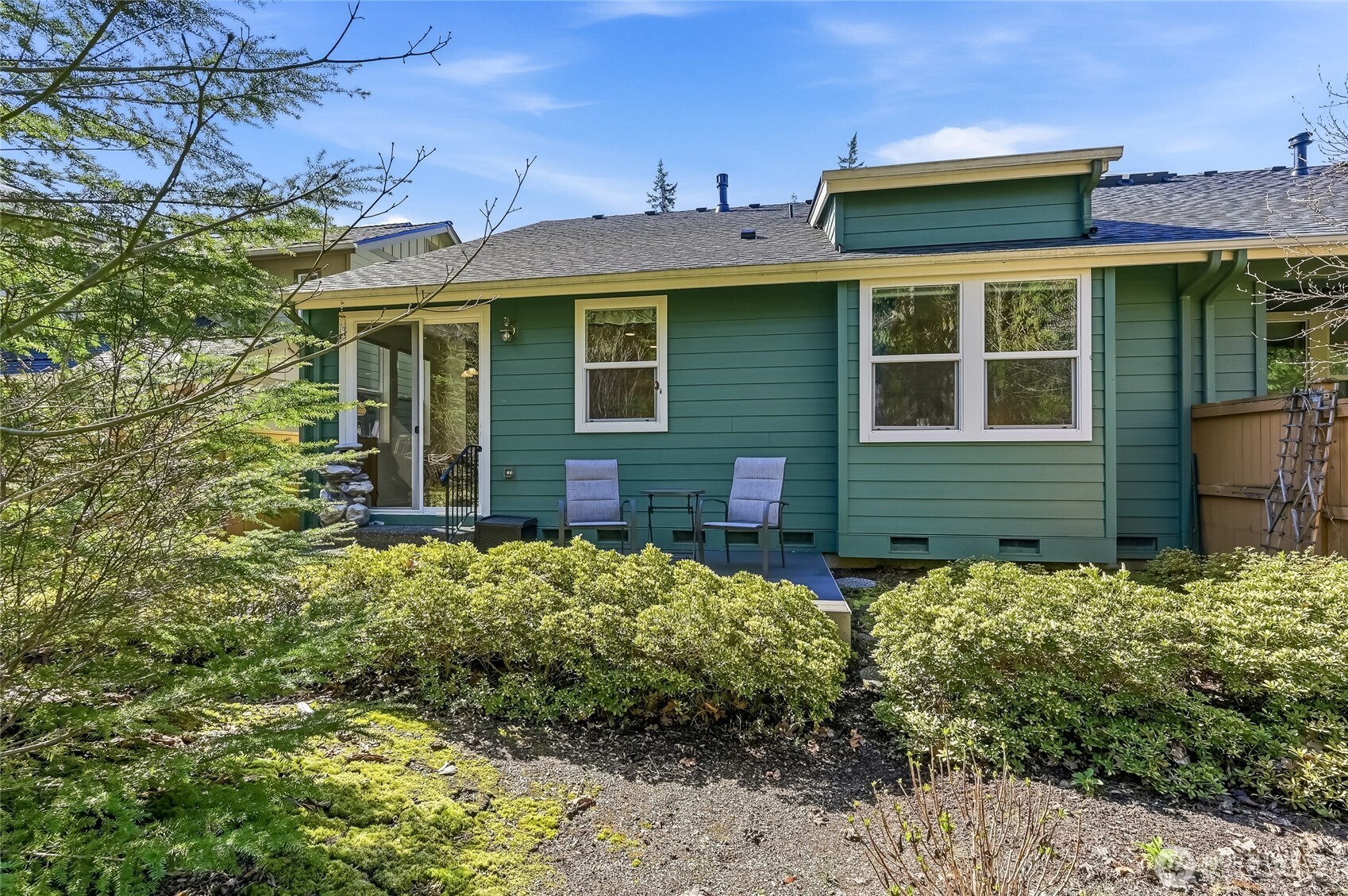 24264 Northeast Vine Maple Way Redmond, WA 98053 - Photo 24 of 31 front view of a house