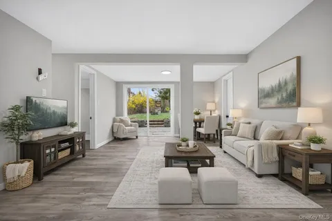 $699,000 | 15 Lindsay Street, Huntington, NY 11743