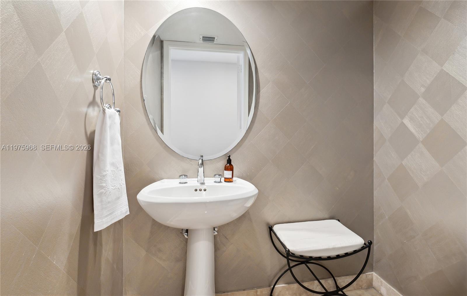 808 Brickell Key Drive, Unit 2502 Miami, FL 33131 - Photo 4 of 18