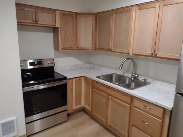 $302 | 450 J Street, Idaho Falls, ID 83402