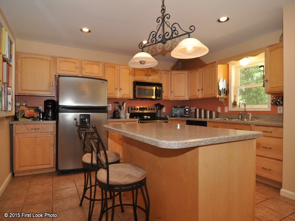 15 Cahoone Road Coventry, RI 02827 - Photo 11 of 28