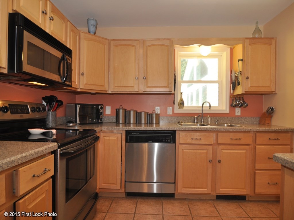 15 Cahoone Road Coventry, RI 02827 - Photo 10 of 28