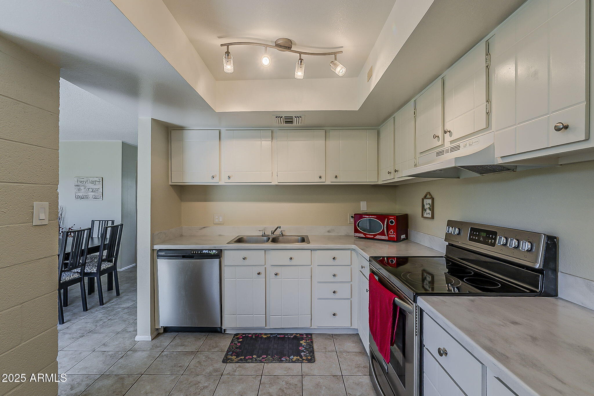 4201 East Camelback Road, Unit 74 Phoenix, AZ 85018 - Photo 2 of 23 13-web-or-mls-Camelback-13