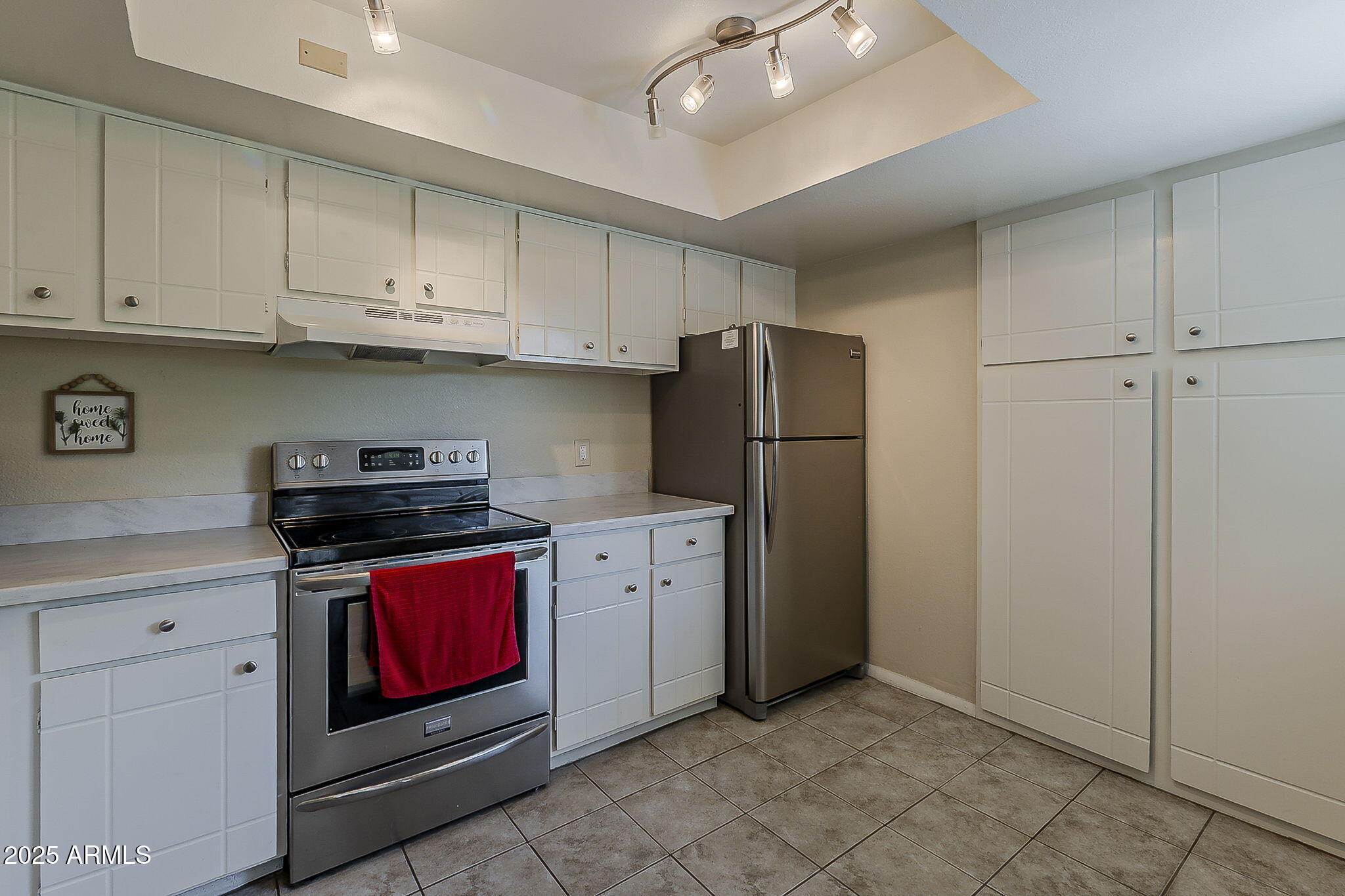 4201 East Camelback Road, Unit 74 Phoenix, AZ 85018 - Photo 5 of 23 10-web-or-mls-Camelback-10