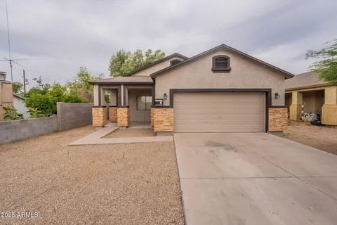 $399,900 | 2210 North 27th Place, Phoenix, AZ 85008
