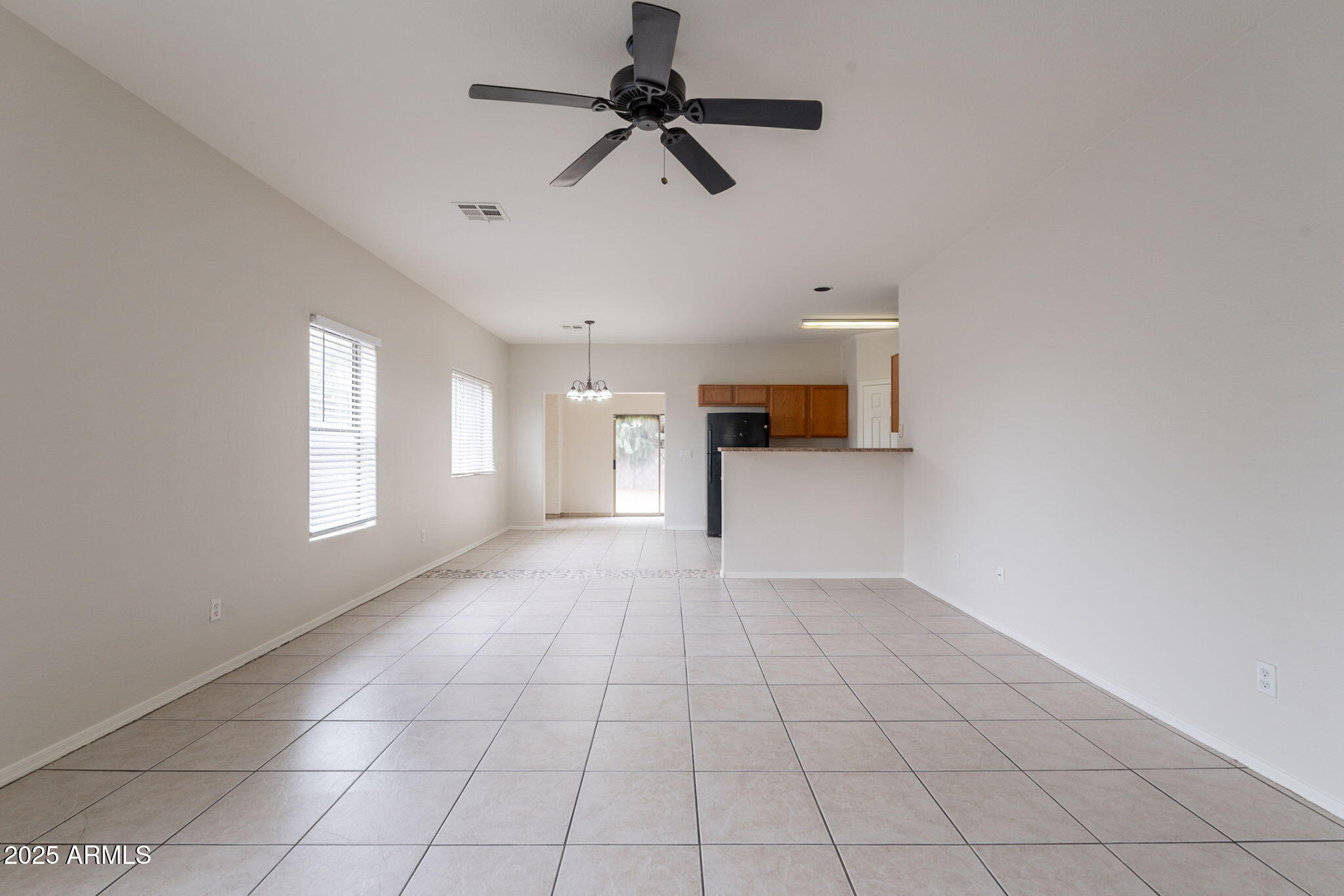 2210 North 27th Place Phoenix, AZ 85008 - Photo 11 of 53 11-web-or-mls-27th-11