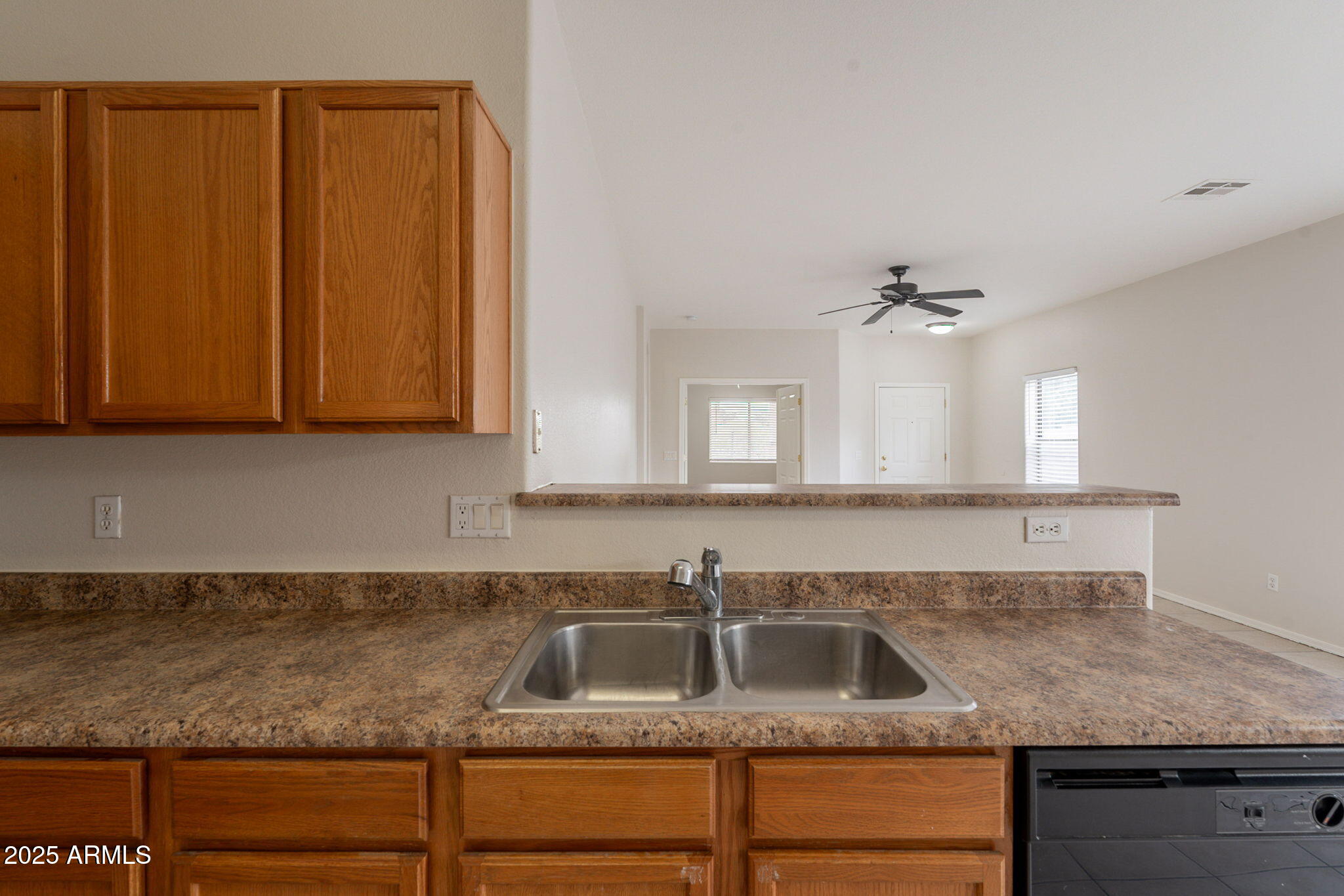 2210 North 27th Place Phoenix, AZ 85008 - Photo 15 of 53 15-web-or-mls-27th-15