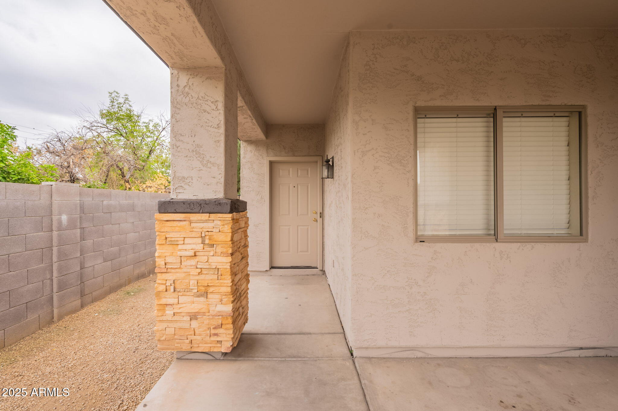 2210 North 27th Place Phoenix, AZ 85008 - Photo 4 of 53 4-web-or-mls-27th-4