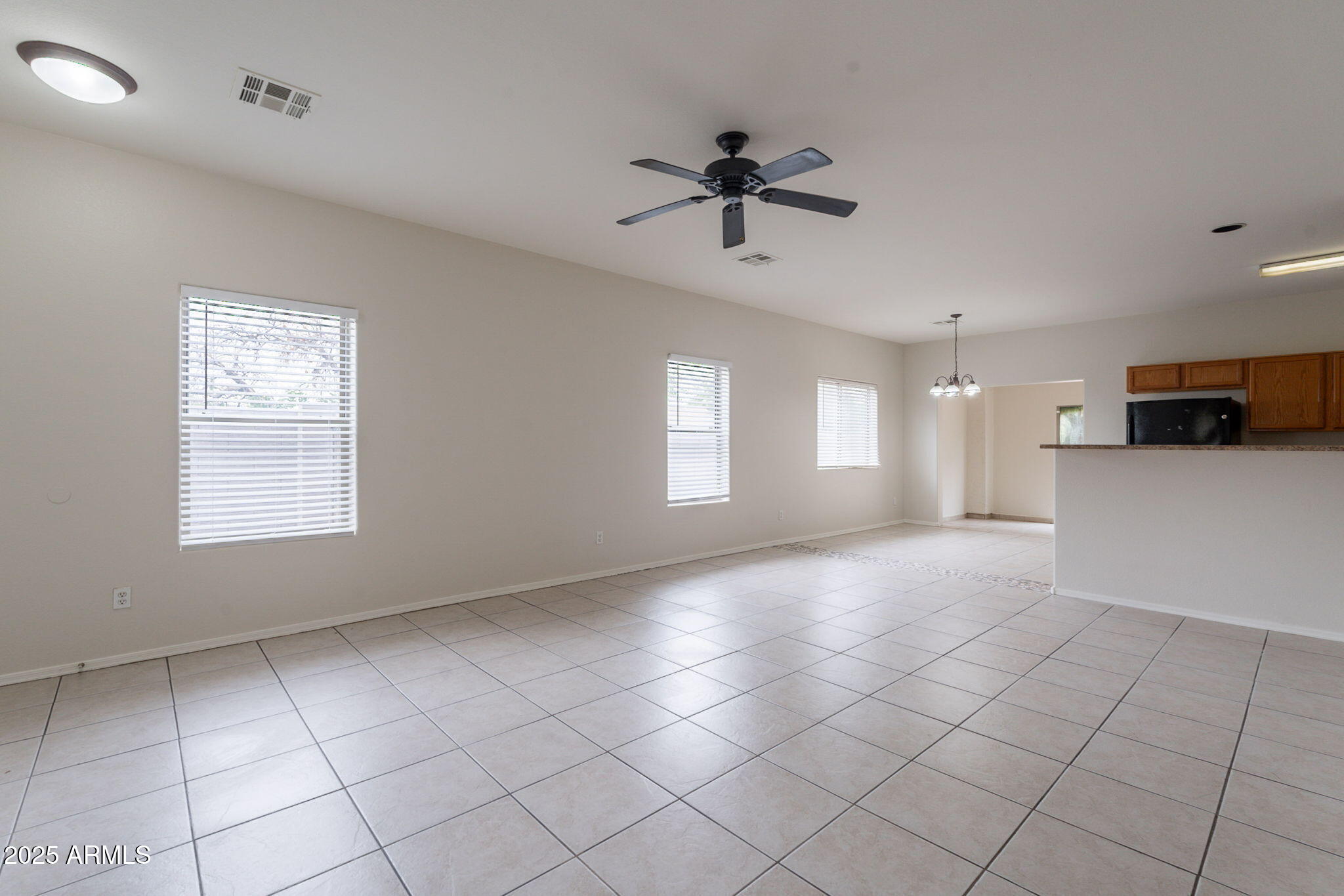 2210 North 27th Place Phoenix, AZ 85008 - Photo 10 of 53 10-web-or-mls-27th-10