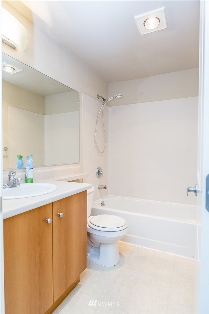 12404 East Gibson Road, Unit L103 Everett, WA 98204 - Photo 19 of 22 Gallery Image 19