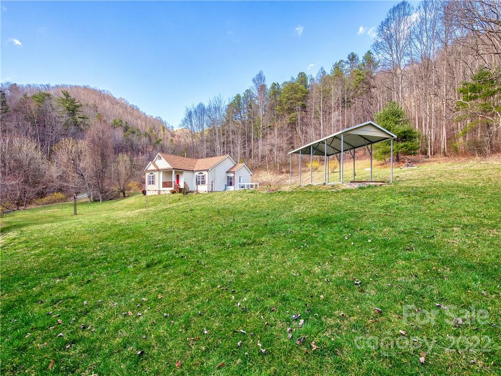 34 Old Time Road Waynesville, NC 28785 - Photo 4 of 26 Gallery Image 4