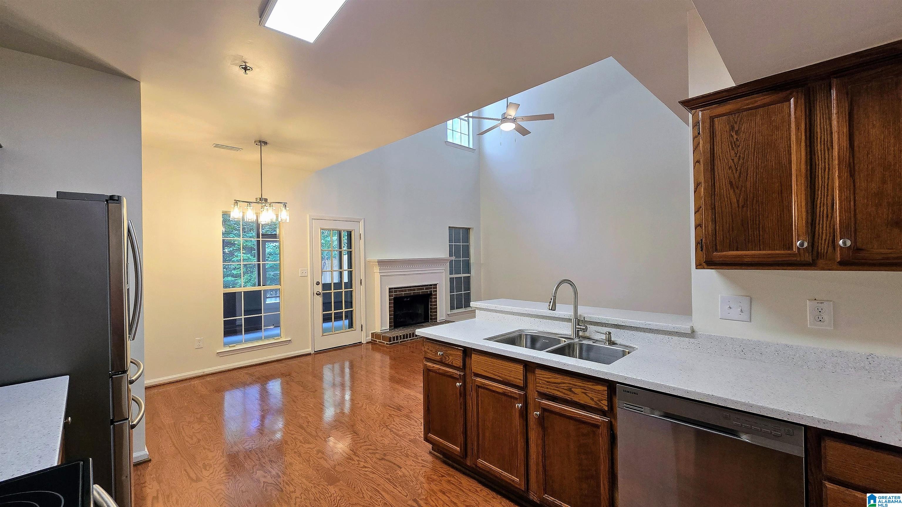132 Timberleaf Circle Alabaster, AL 35007 - Photo 7 of 31