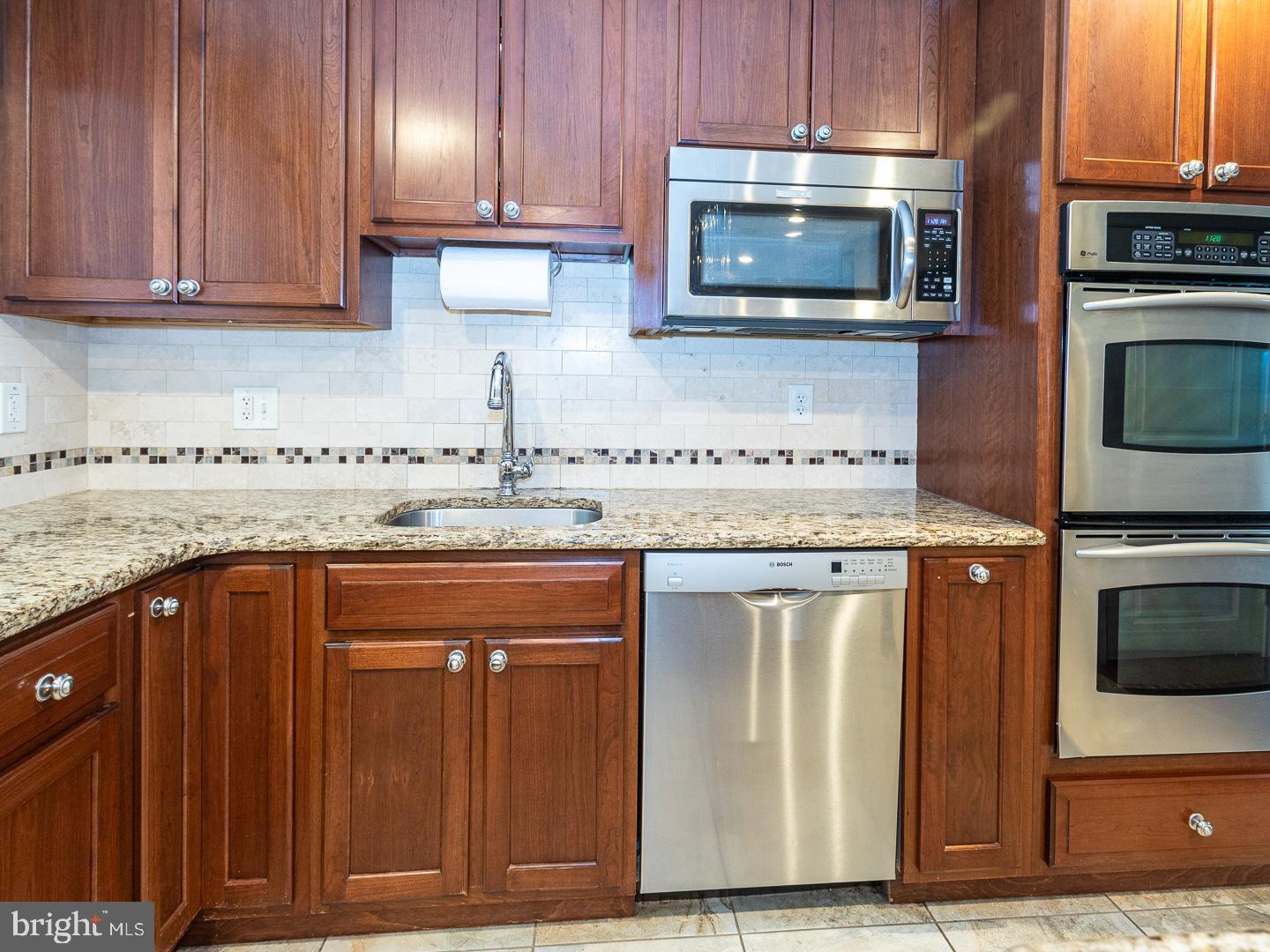 424 Bluebuff Road King of Prussia, PA 19406 - Photo 11 of 53 Double Wall Oven, Overhead Microwave, Dishwasher