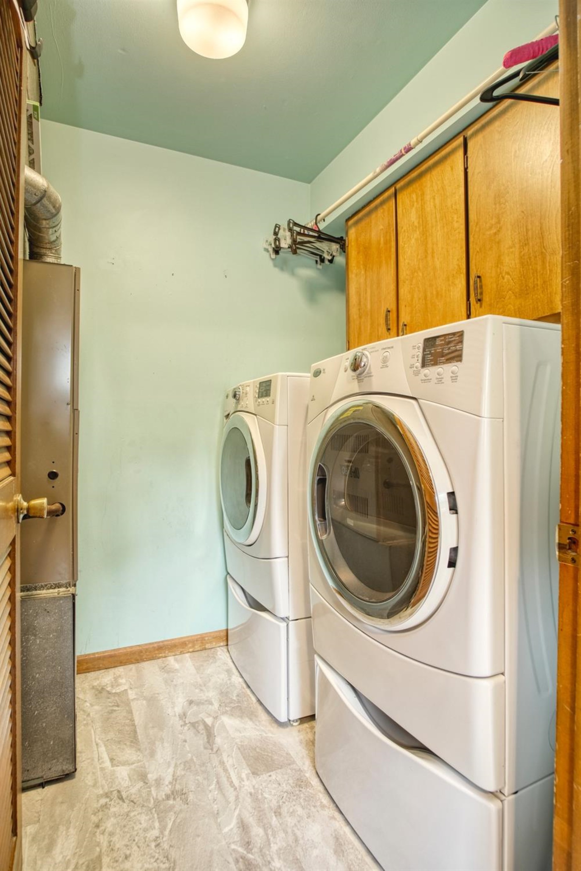 604 Almond Street Southwest De Motte, IN 46310 - Photo 12 of 15 1900x2850