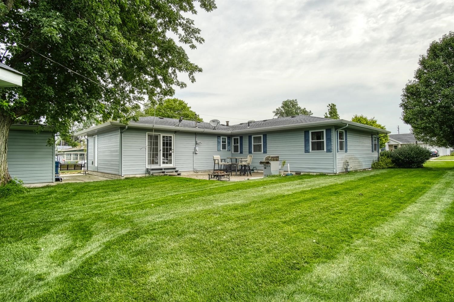 604 Almond Street Southwest De Motte, IN 46310 - Photo 14 of 15 1500x1000
